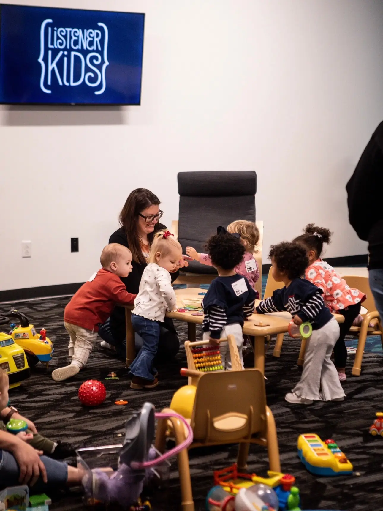 Kids and leaders in an X Kids room